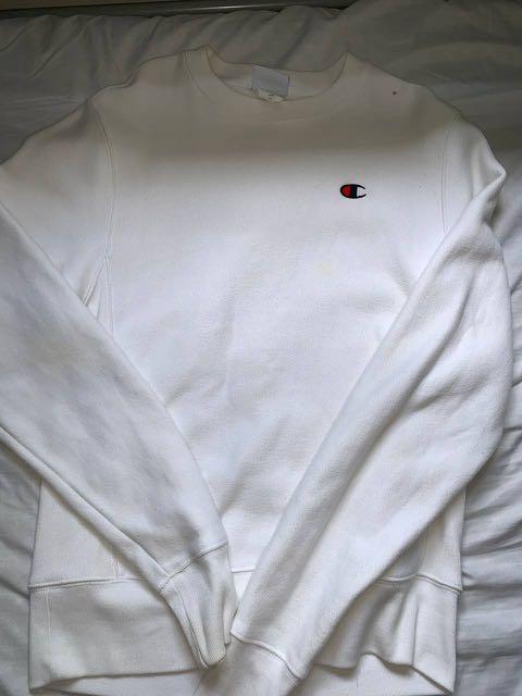 White champion top jumper