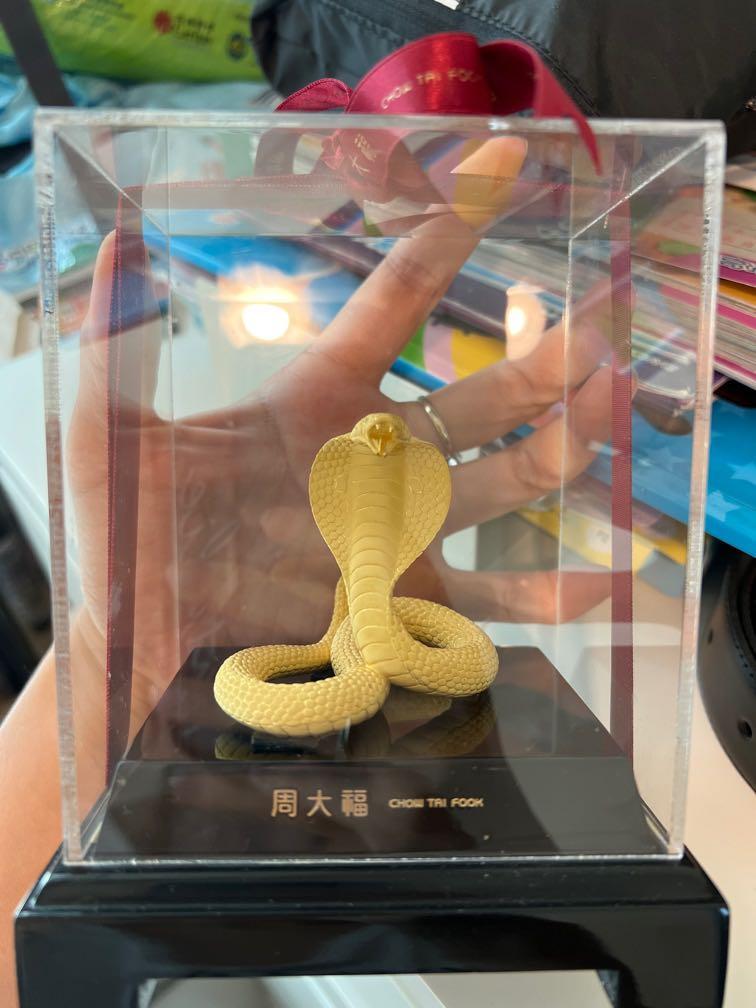周大福足金金蛇飾座 傢俬 家居 家居裝飾 家居裝飾 其他 Carousell 周大福足金金蛇飾座 傢俬 家居 家居裝飾 家居裝飾 其他 Carousell