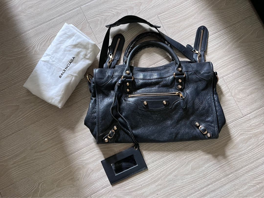 Authentic Balenciaga Giant Medium shoulder handbag, 名牌, 手袋及銀包- Carousell