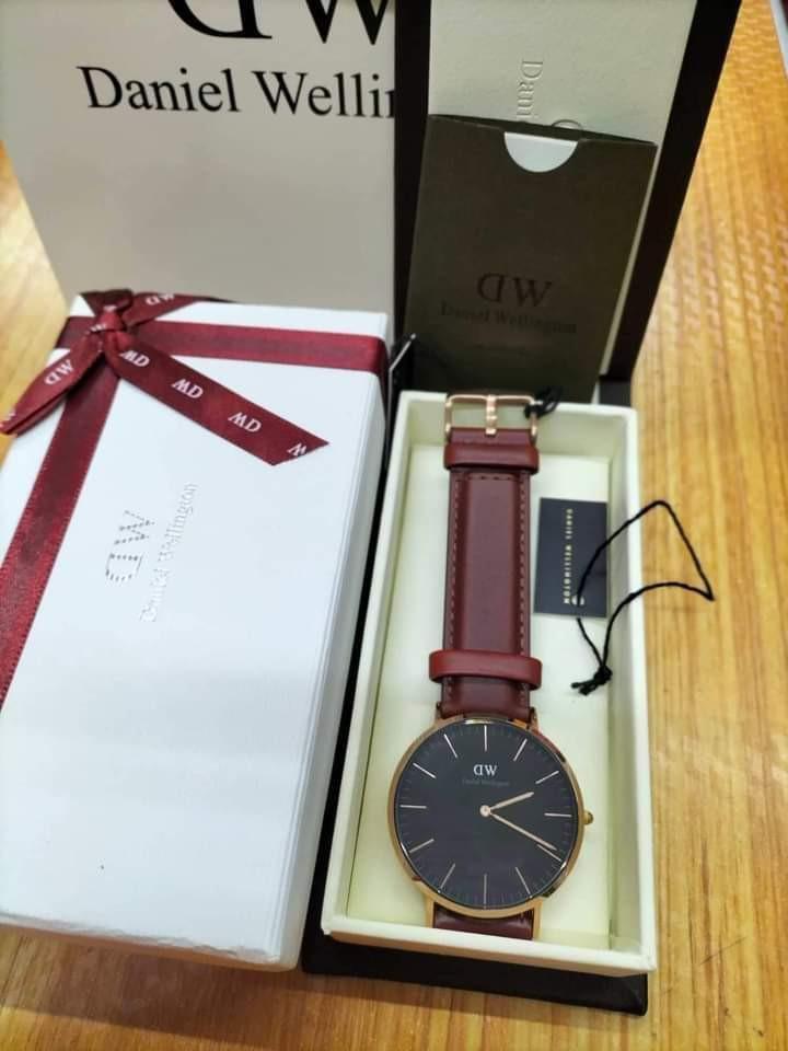Authentic Daniel Wellington Watch maroon blacl white Women s