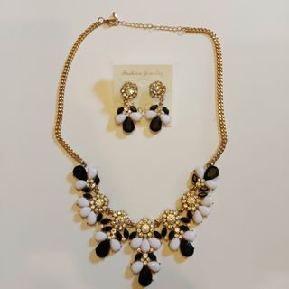 (Category: ) located in . Submitted by glitz_and_glam (Listing ID 1160778103, Image 1). Description: .