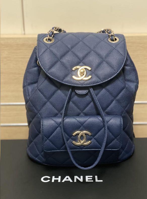 chanel classic double flap handbag medium