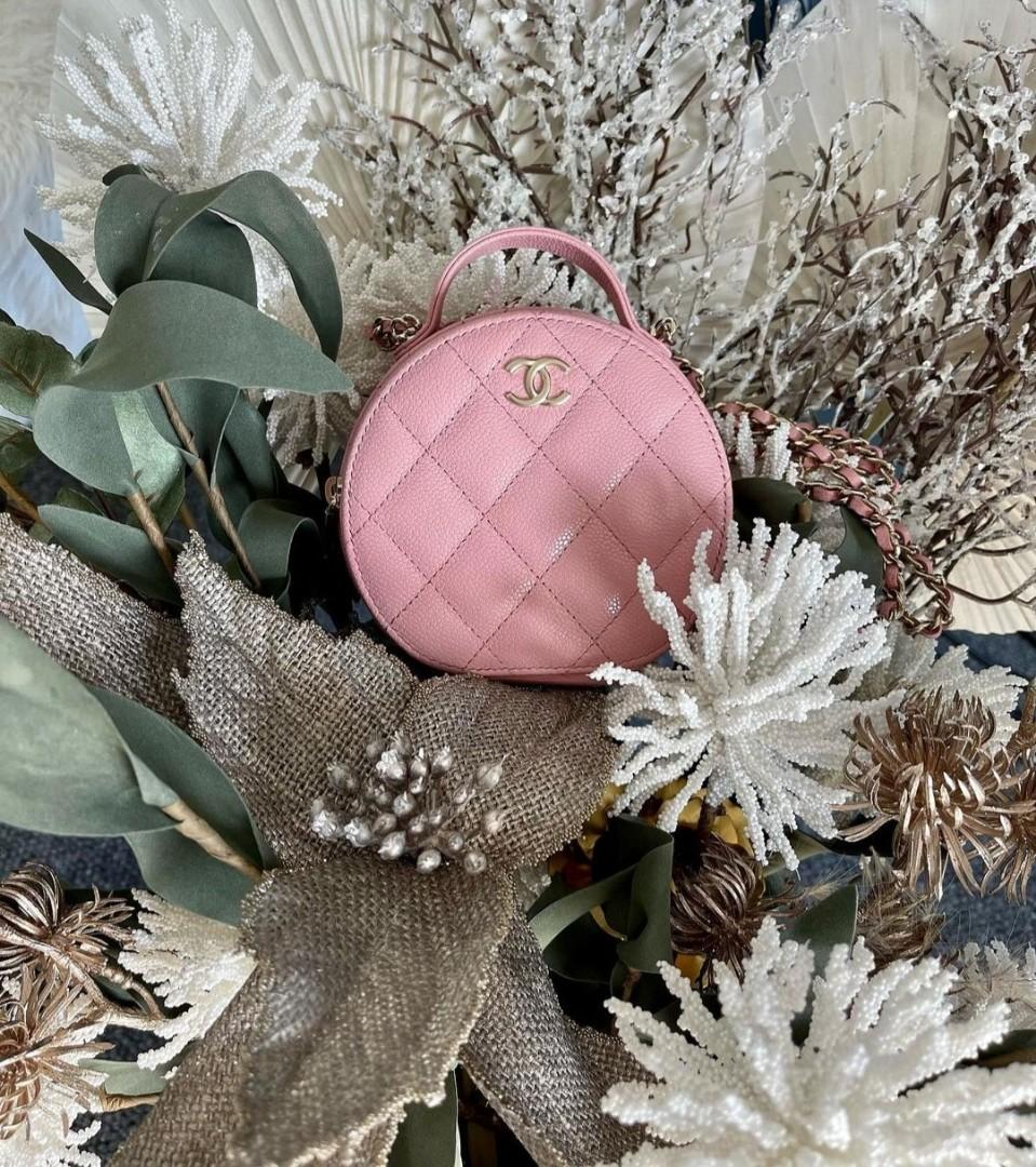 Chanel round classic clutch with chain store