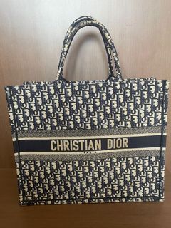 (Category: ) located in . Submitted by iluvbrand (Listing ID 1160713692, Image 1). Description: .