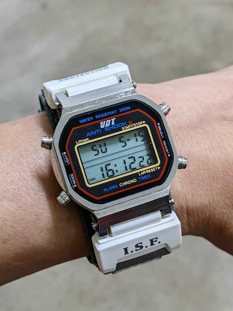 Retro shop 80s watch