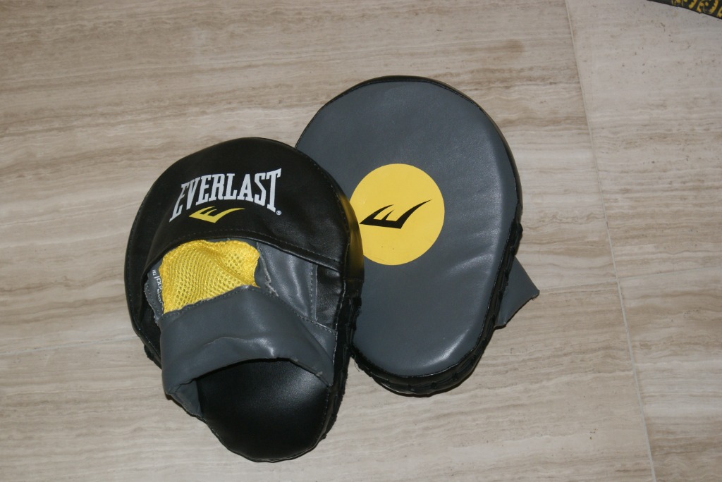 Everlast Boxing Pads, Sports Equipment, Other Sports Equipment and
