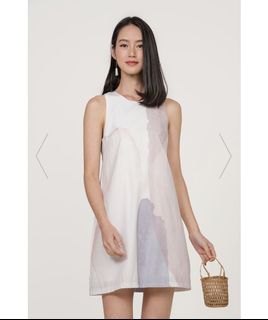 (Category: ) located in . Submitted by clearmawardrobe (Listing ID 1160767073, Image 1). Description: .
