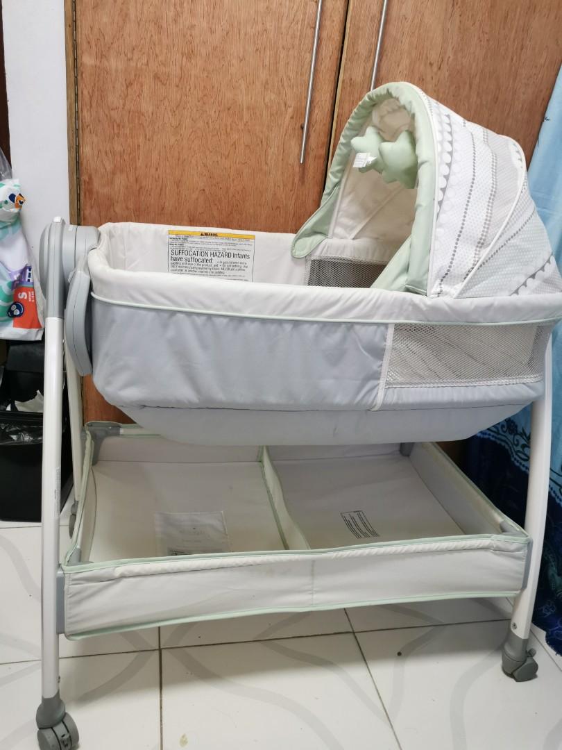 Changing hotsell table bassinet