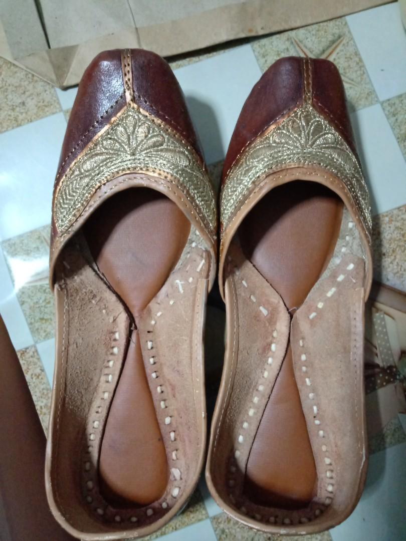Leather juti deals