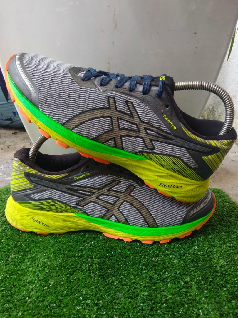 Kasut asics running dynaflyte saiz 6.5uk Men s Fashion Footwear