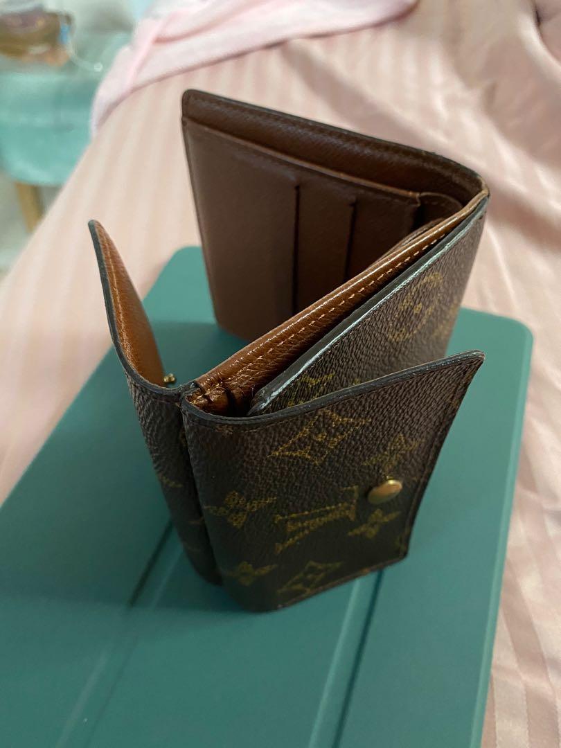 Louis Vuitton Curieuse Compact Wallet (Brown), Women's Fashion, Bags &  Wallets, Wallets & Card holders on Carousell