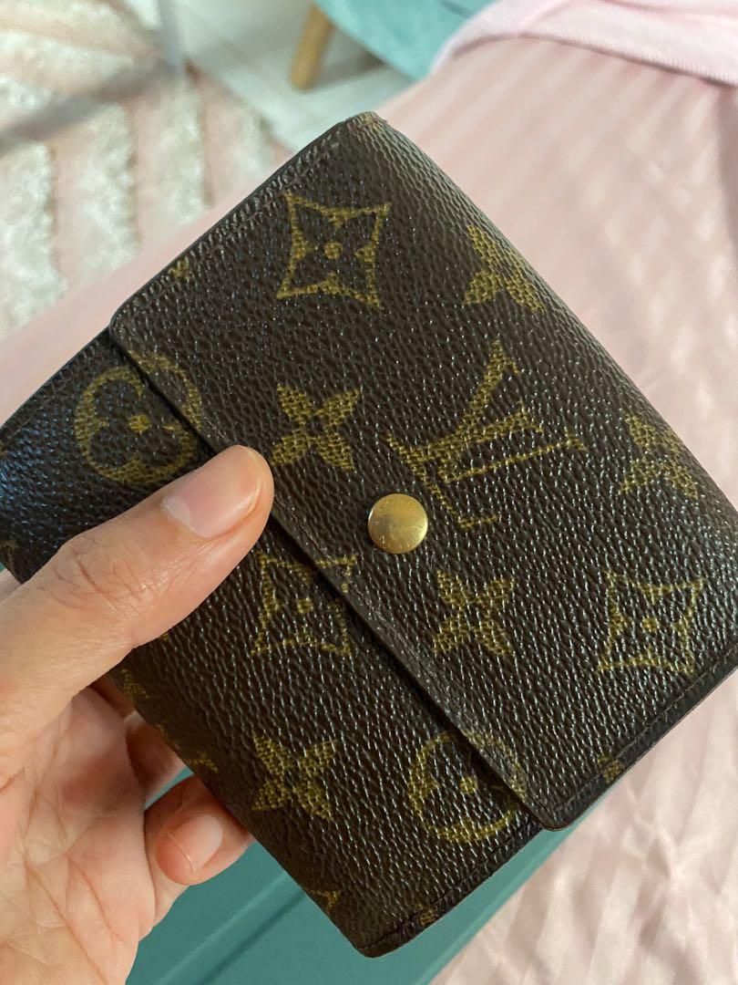 Louis Vuitton LV Métis Compact Wallet Black, Women's Fashion, Bags & Wallets,  Wallets & Card Holders on Carousell