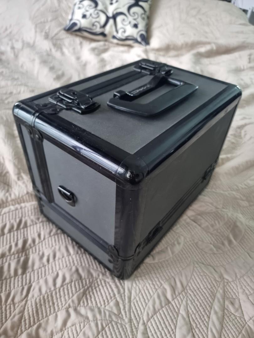 Makeup training case (Category: Makeup) located in Pasig City. Submitted by ms.earthangel (Listing ID 1160741880, Image 2). Description: 30L x 22W x 25H cm.