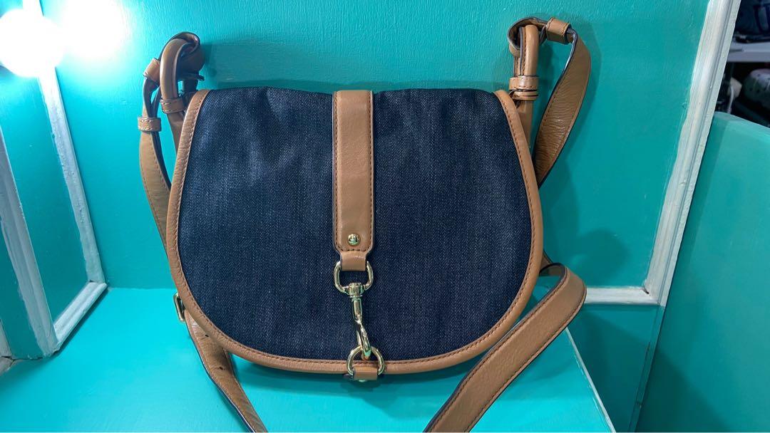Michael Kors Large Jamie Denim & Leather (Category: Luxury Bags & Wallets) located in Manila. Submitted by sammy014 (Listing ID 1160772666, Image 1). Description: Dimensions: 9.75” - 11.5” L x 9” H x 3”D Adjustable crossbody/shoulder strap with 18”-23” drop Exterior snap pocket Interior: one zip pocket, one slip pockets, one snap pocket, Lining: polyester Color: Denim/Acorn NO DUSTBAG Negotiable .