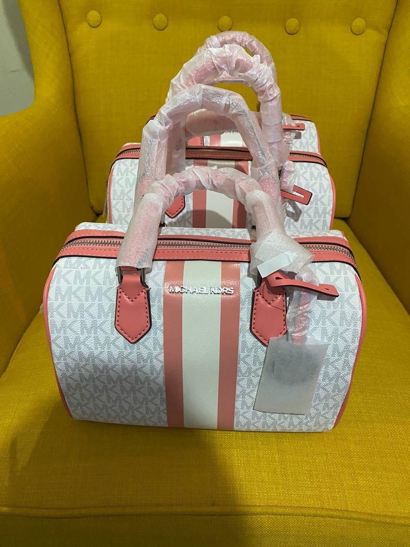 Mk bedford small duffel (Category: Luxury Bags & Wallets) located in Pasig City. Submitted by jackie_ginger (Listing ID 1160853493, Image 1). Description: Onhand with tag and care card 💯 original from US.