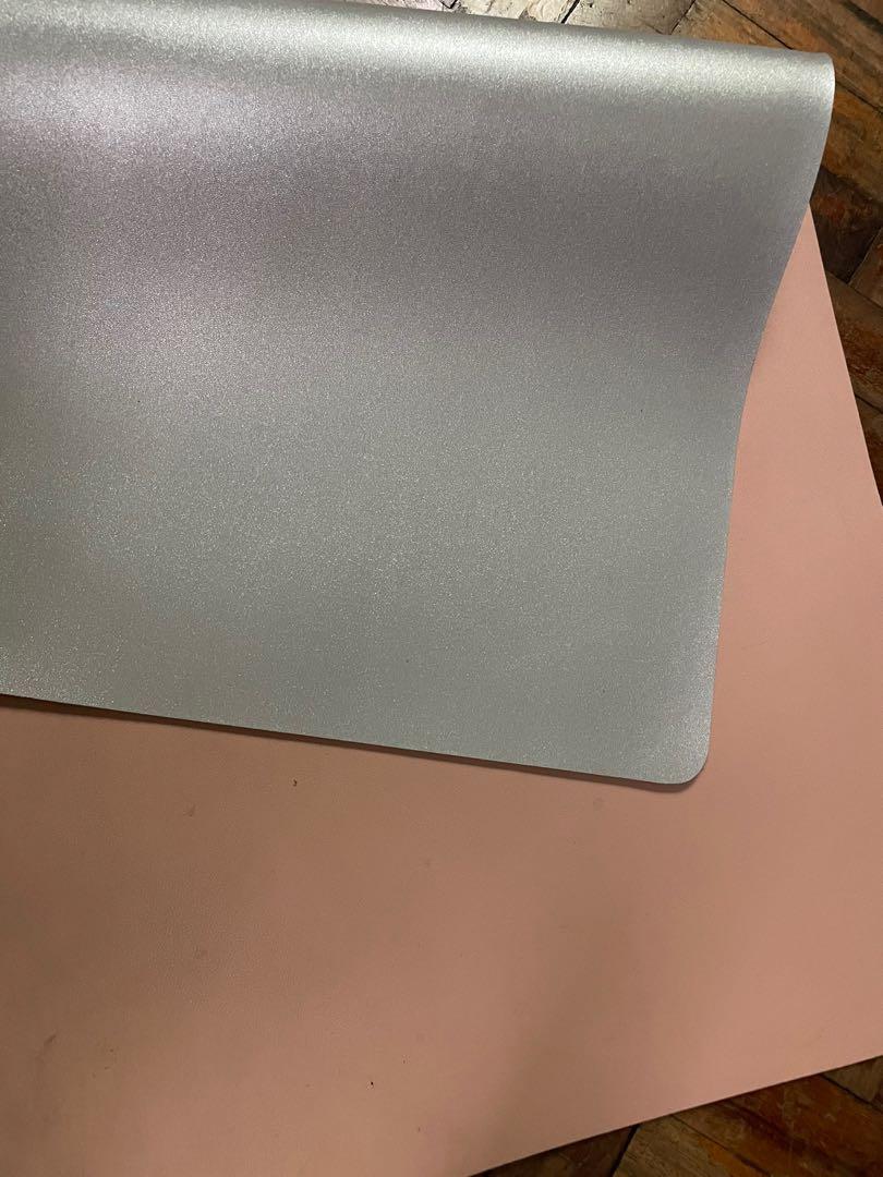 Mousepad Large (Category: Computer Parts) located in Manila. Submitted by beababe123 (Listing ID 1160807065, Image 2). Description: It's legit like new linisin niyo lang hahahahahha Ayaw ko na kasi maglinis huhu may bago din ako mousepad .