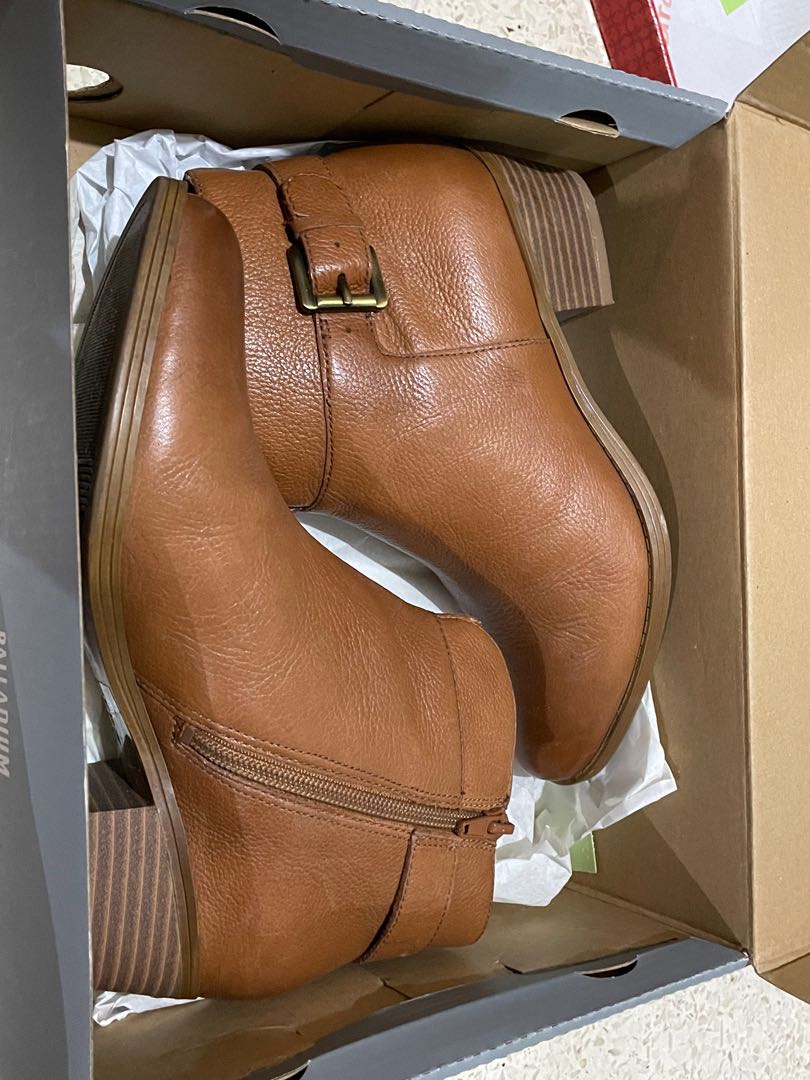 Naturalizer short shop boots