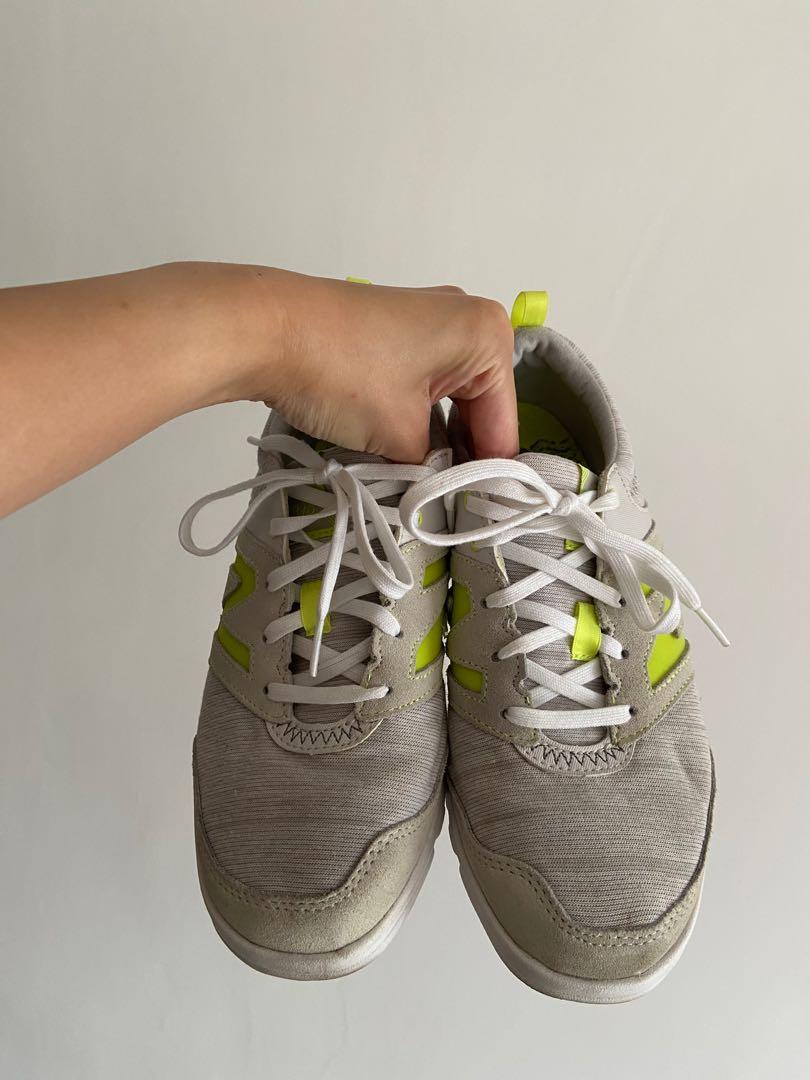 New Balance WL315 lightweight sneakers 37.5 Carousell
