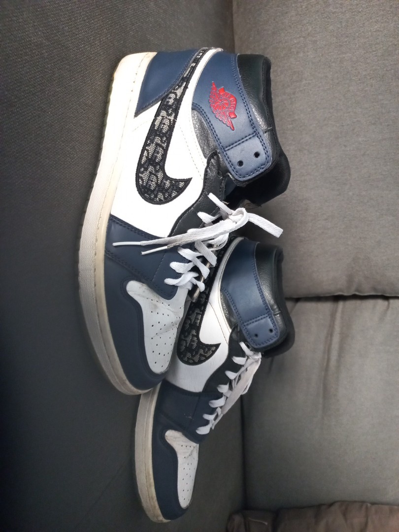 sepatu nike x dior