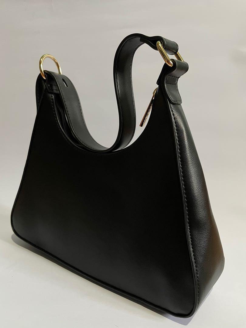 Parisian shoulder bag shop