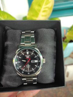 Seiko sports automatic hotsell 24 jewels 100m