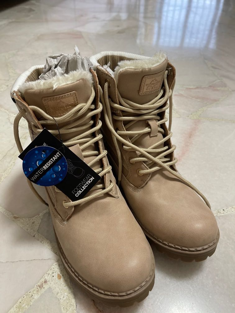 Winter Time boots Women s Fashion Footwear Boots on Carousell