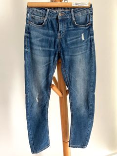 (Category: ) located in . Submitted by jungiwardrobe (Listing ID 1160702273, Image 1). Description: .