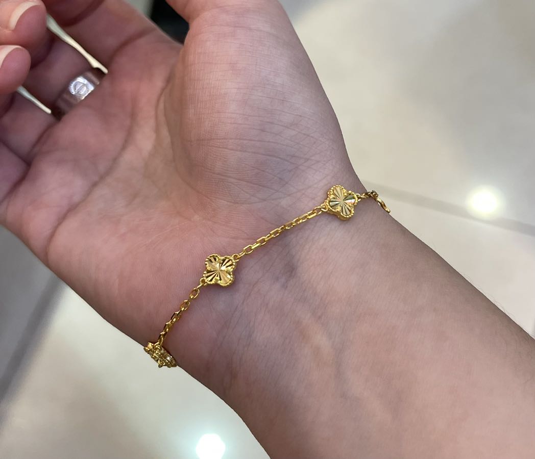 Macy's Clover Bolo Bracelet in 10k Gold - Macy's