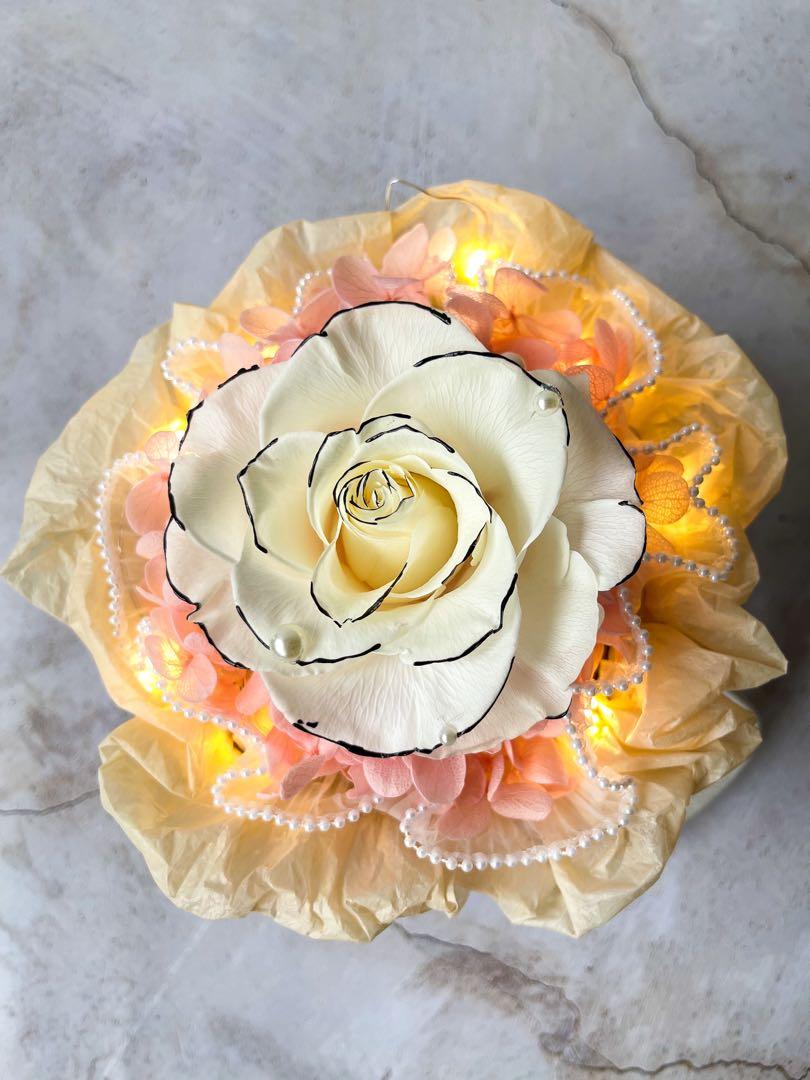 Chanel / Preserved flower arrangement / Preserved flower bucket