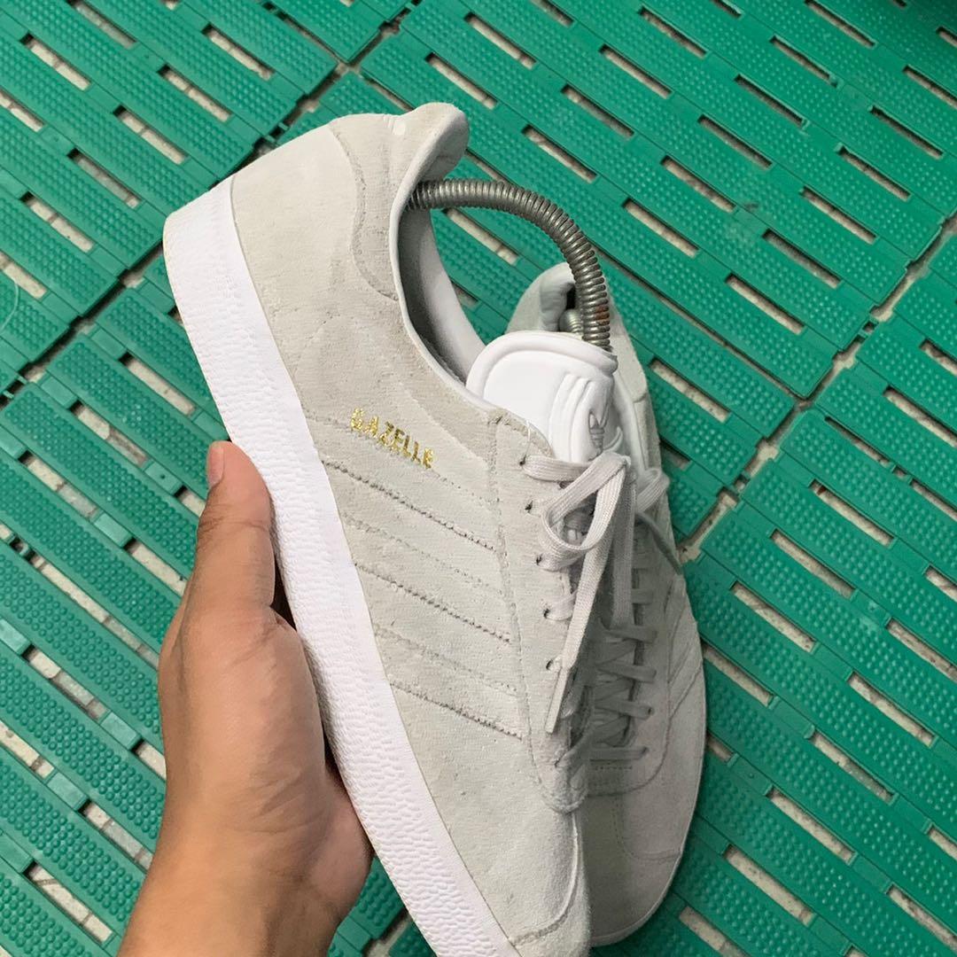 Adidas gazelle cheap light grey mens