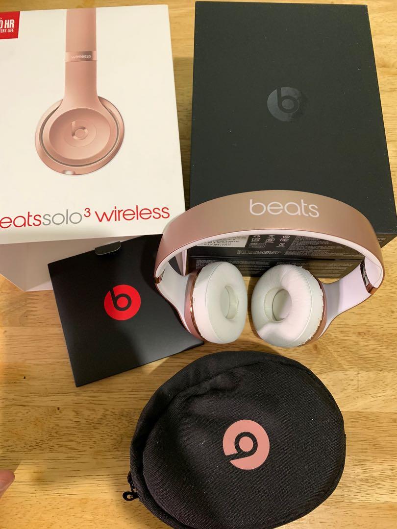 AUTHENTIC BEATS BY DR DRE WIRELESS HEADSET OLD ROSE (Category: Earphones) located in Manila. Submitted by mylildarlingamari (Listing ID 1160893176, Image 2). Description: Bought at apple store Perfect working condition Tear snd wear to the synthetic leather due storage Complete inclusion.