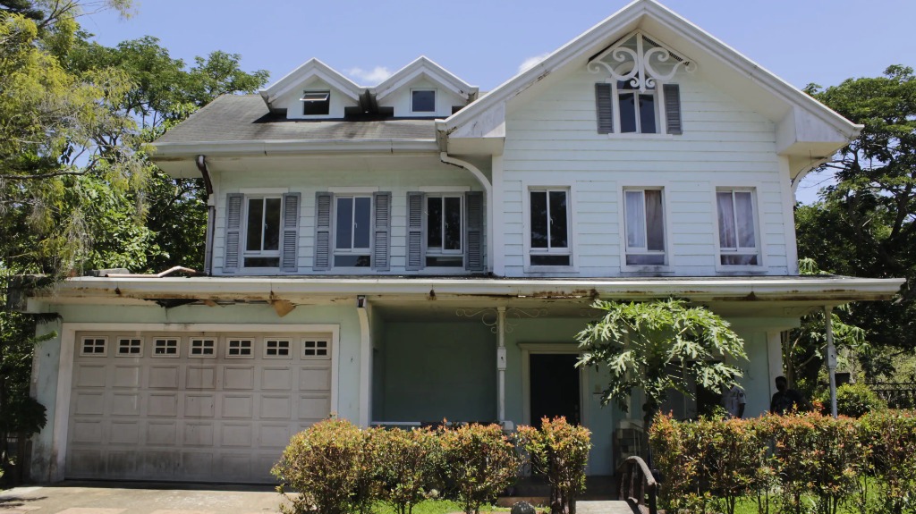 Bank foreclosed, House and lot, CLUB SUBDIVISION, BRGY. DON