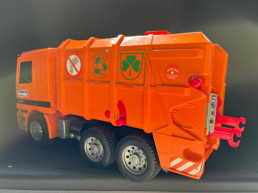 Bruder 4143 hot sale recycling truck