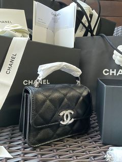 (Category: ) located in . Submitted by luxury_authentic (Listing ID 1160939372, Image 1). Description: .