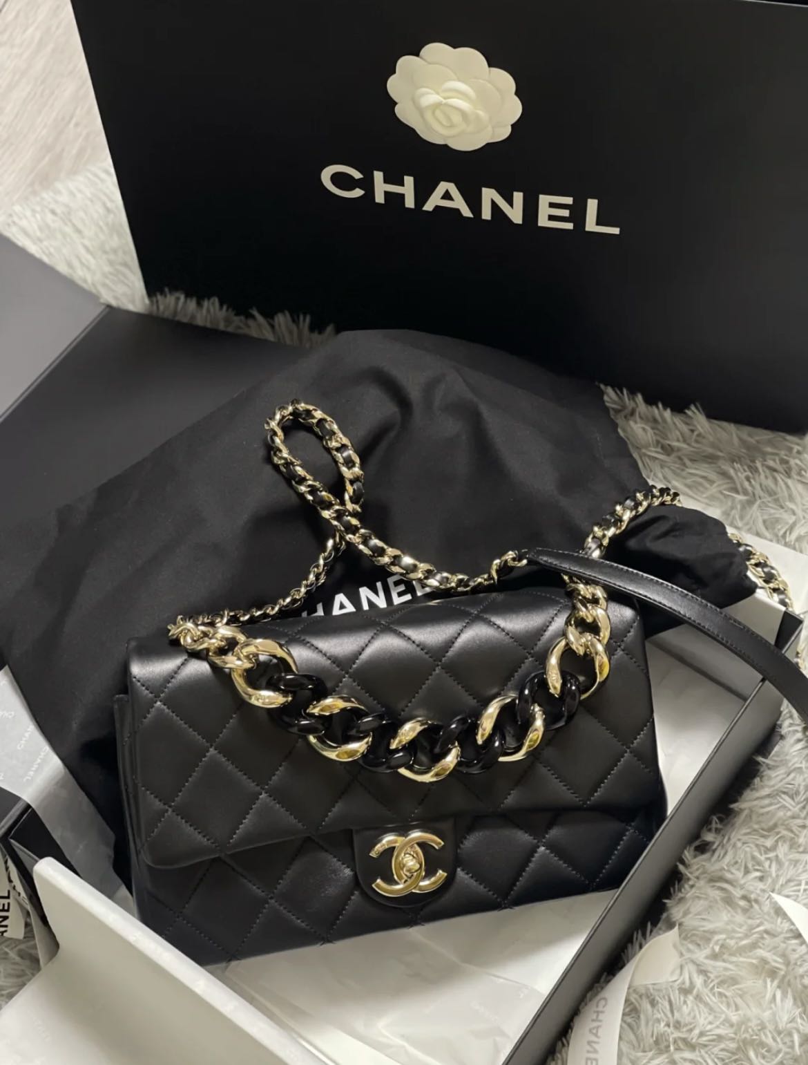 chanel elegant chain bag