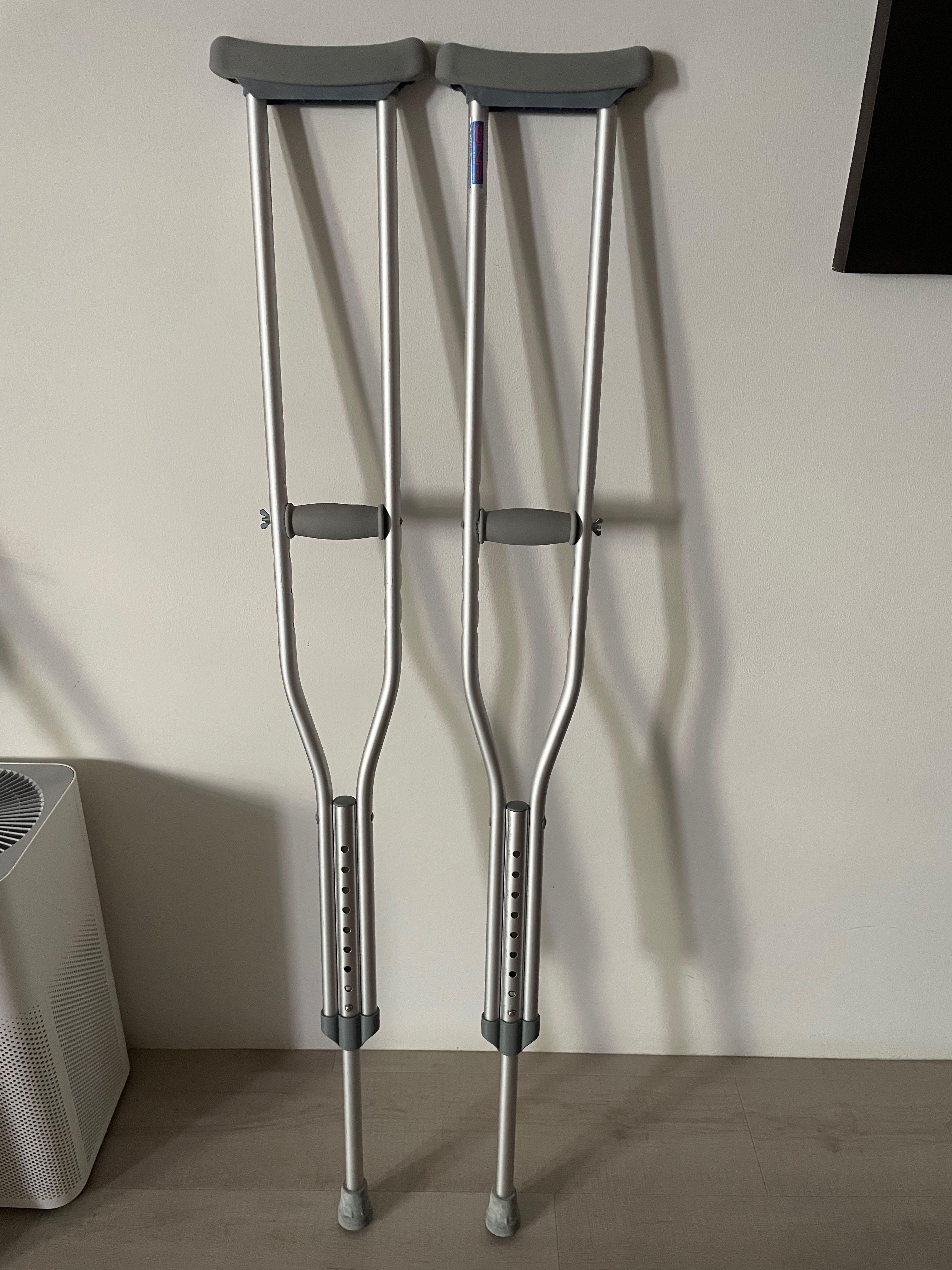 Clutches walking adjustable, Health & Nutrition, Assistive & Rehabilatory Aids, Rehabilitative