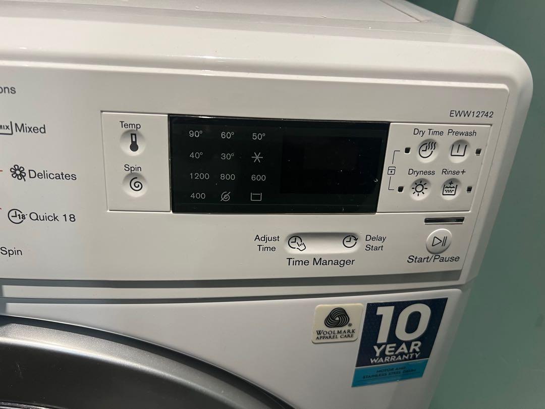 Electrolux EWW12742 front load washing machine, TV & Home Appliances