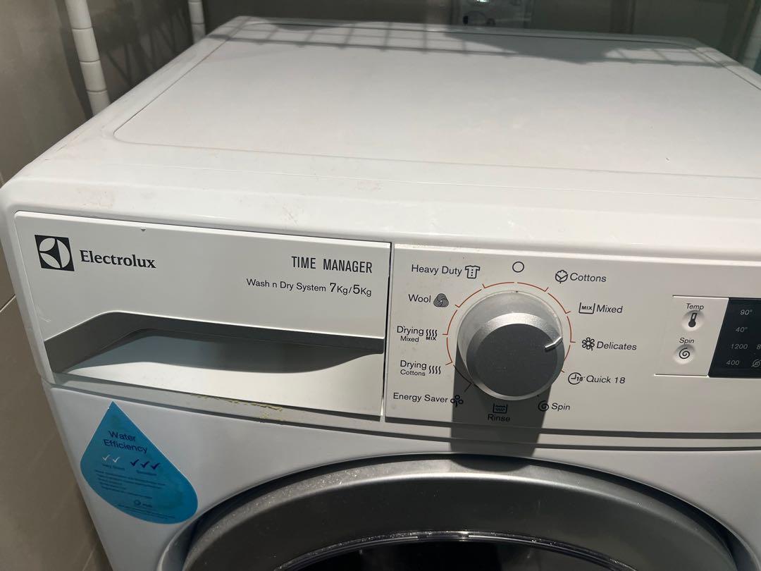 Electrolux EWW12742 front load washing machine, TV & Home Appliances