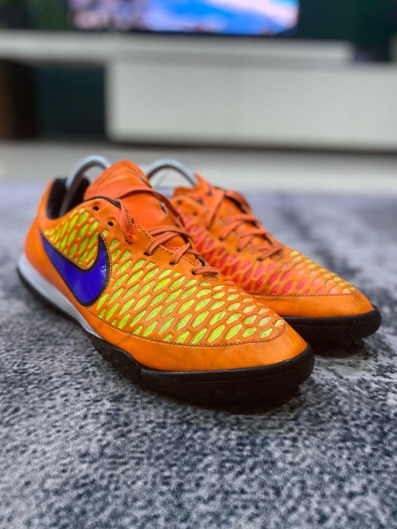 Kasut futsal nike magista top