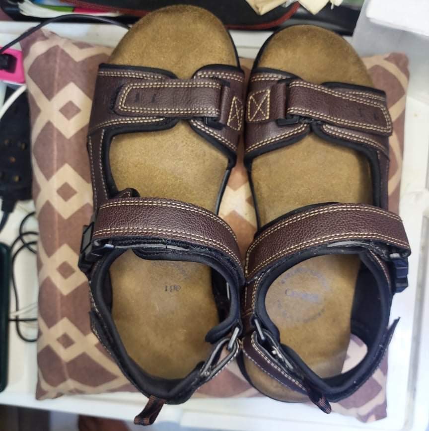 GEORGE SANDALS SIZE 10