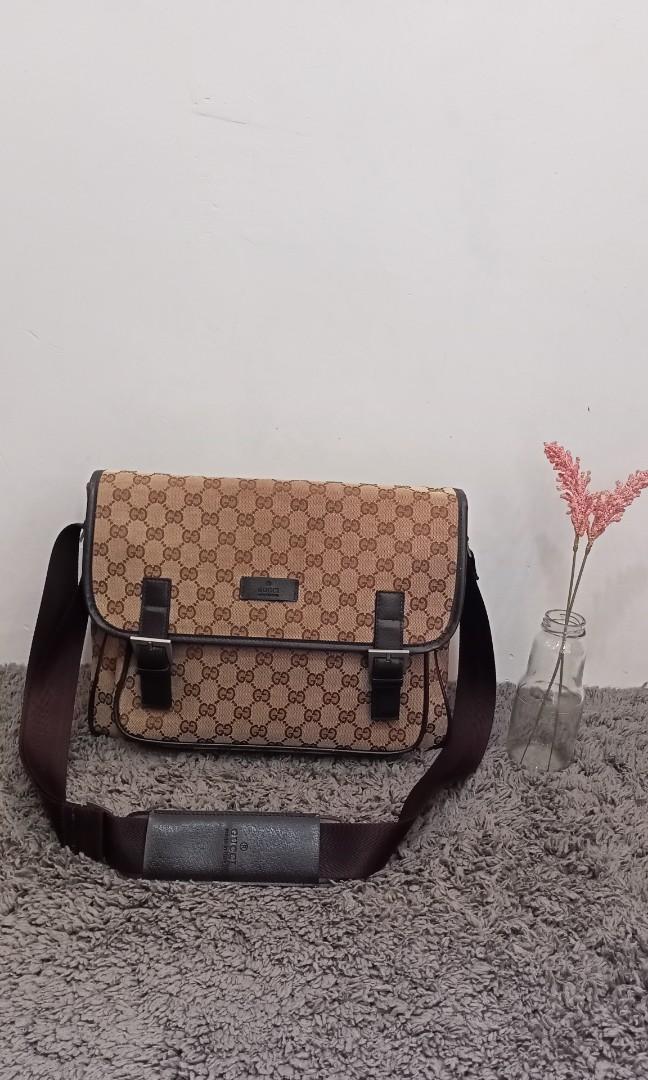 Gucci Men s Supreme Canvas Messenger Bag Luxury Bags Wallets on Carousell
