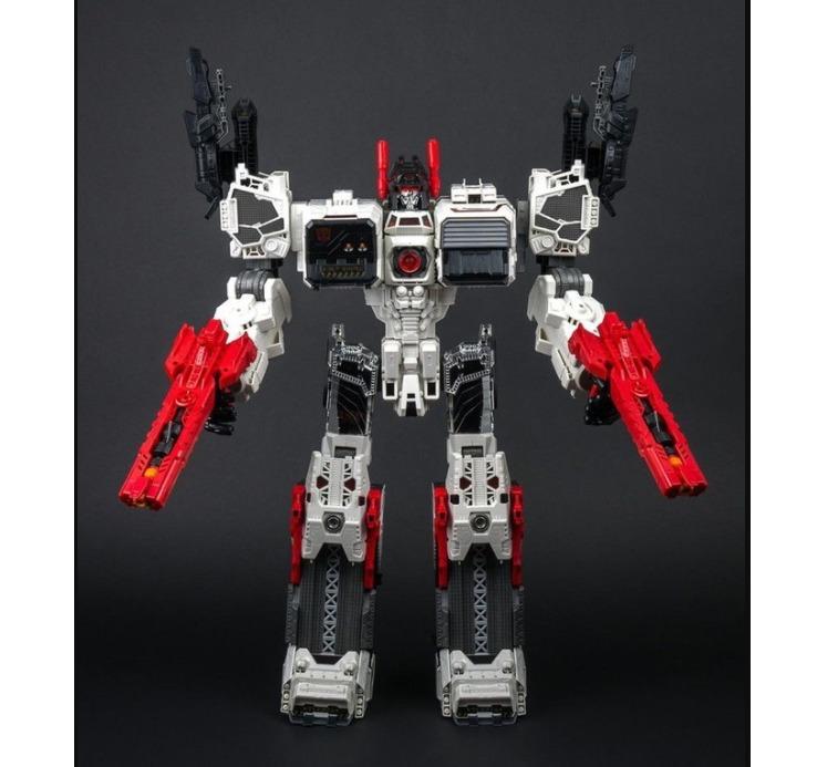 Hasbro Transformers Titan Class Metroplex Exclusive Action Figure Hobbies And Toys Toys And Games 