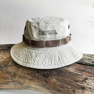 Box bucket hat, Fesyen Pria, Aksesoris 