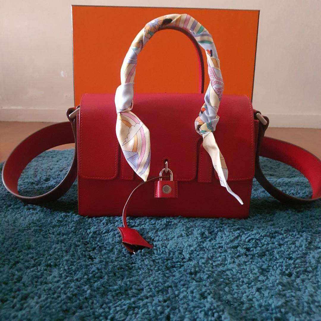 Hermes drag 2022 runway, Women's Fashion, Bags Wallets