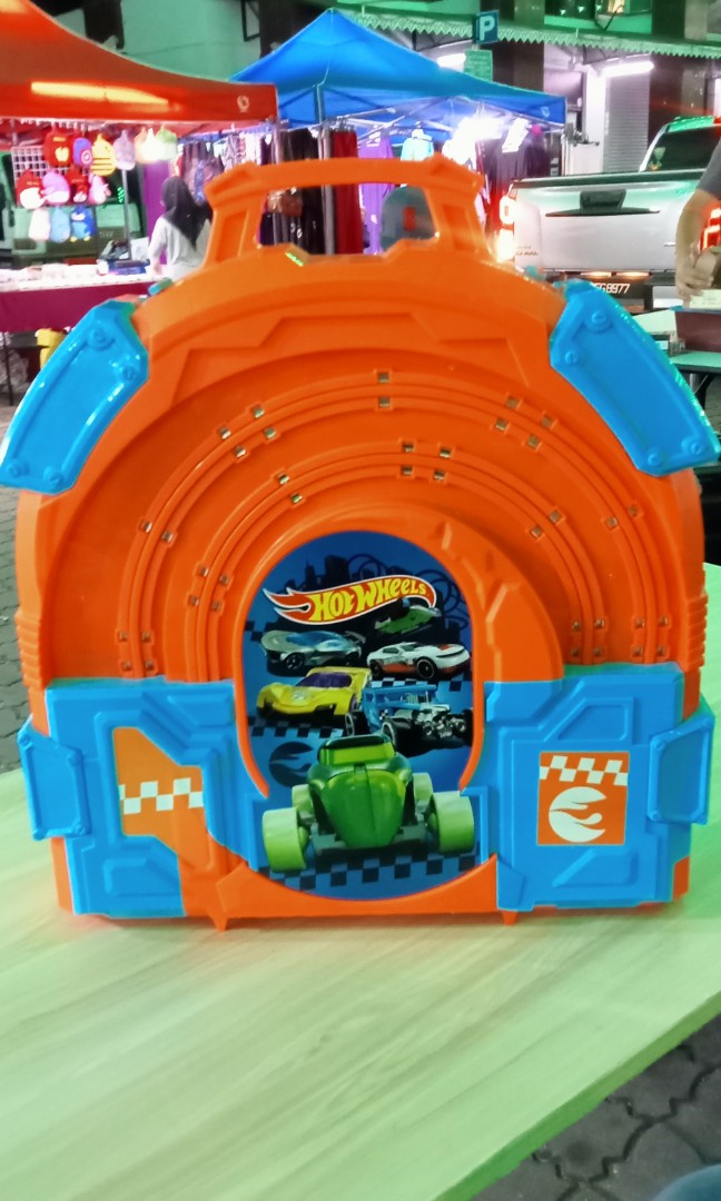 Hotwheels carrying case slot track set Hobbies Toys Toys