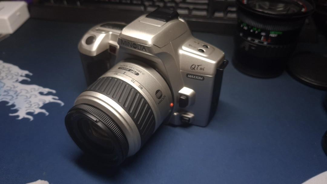 Appareil Photo Reflex Argentique Minolta Dynax 303si 35mm - Avec Bouchon Et Sangle - Occasion