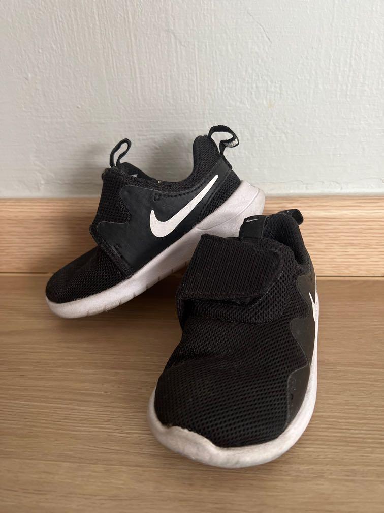 Nike tessen hot sale black