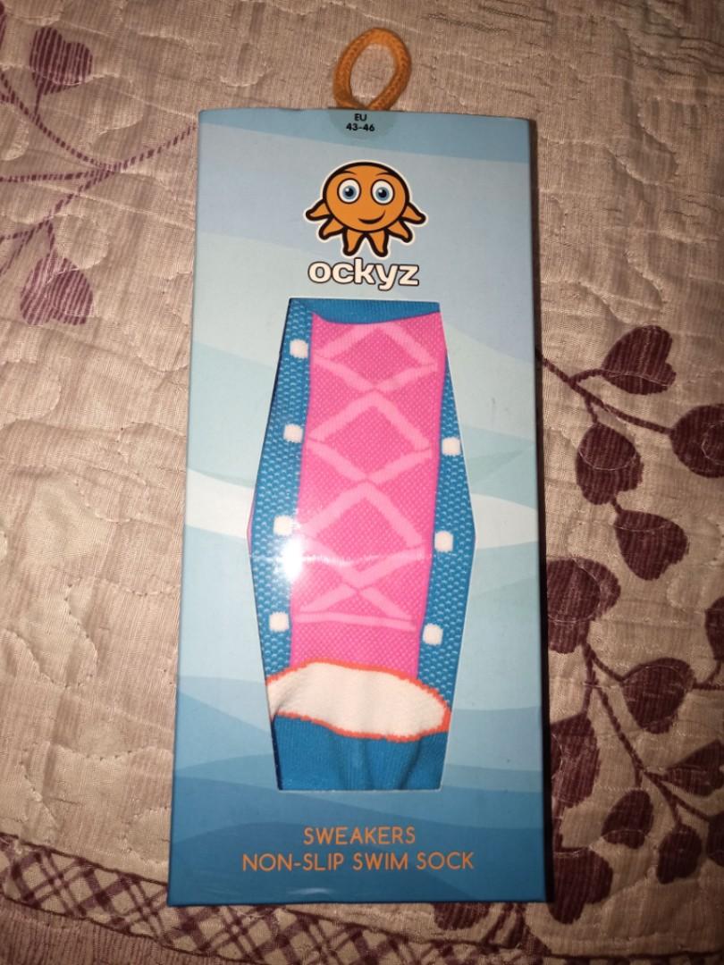 sweakers swim socks
