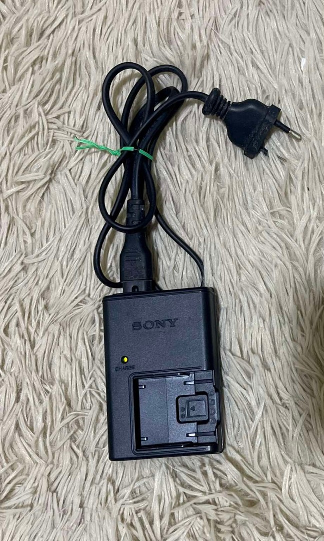 Original Sony Camera Battery charger Model N50, Photography, Photography  Accessories, Batteries & Chargers on Carousell