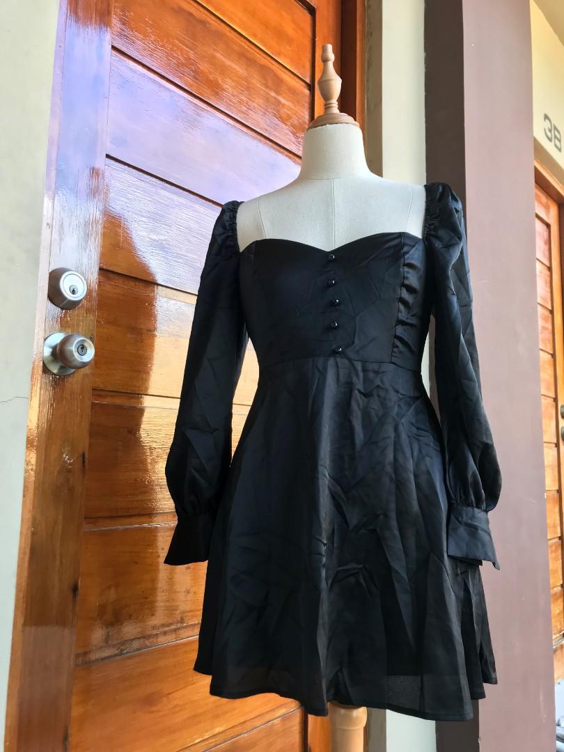 Puff sleeve mini black dress (Category: Dresses) located in Quezon City. Submitted by darkermatter (Listing ID 1161042093, Image 1). Description: S on tag fits up to M.